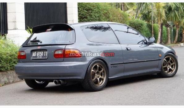 Detail Gambar Mobil Civic Estilo Nomer 51