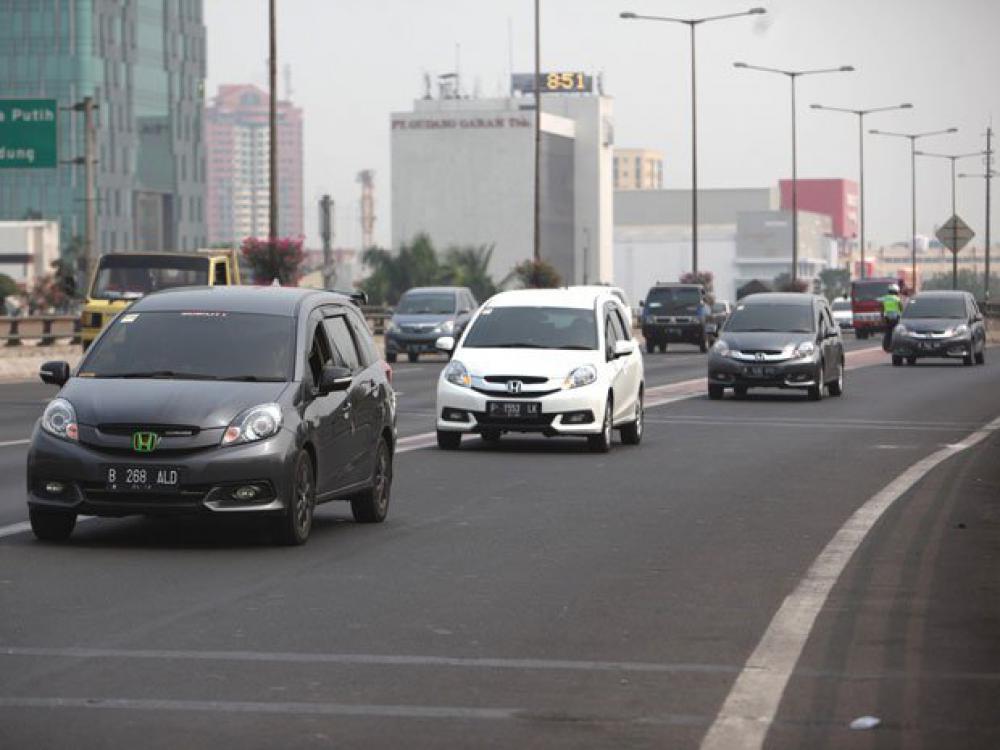 Gambar Mobil Di Jalan - KibrisPDR