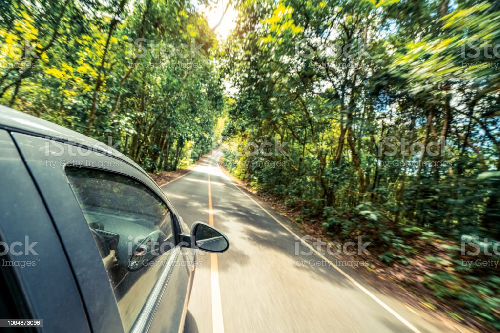 Detail Gambar Mobil Di Jalan Raya Nomer 47