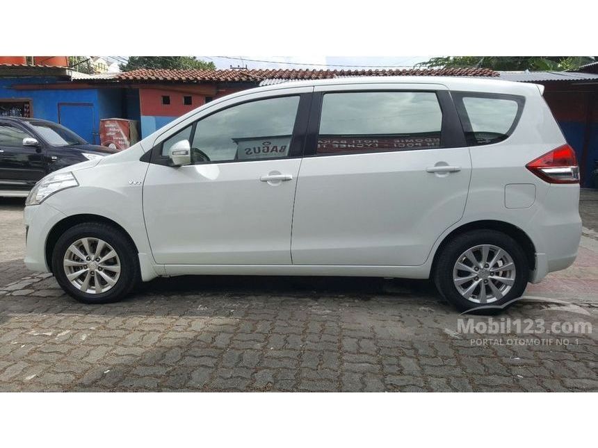 Detail Gambar Mobil Ertiga Putih Nomer 9