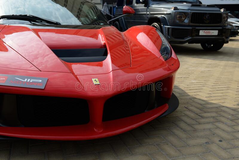 Detail Gambar Mobil Ferrari Laferrari Nomer 21