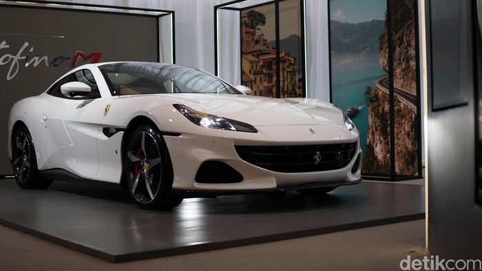 Download Gambar Mobil Ferrari Terbaru Nomer 28