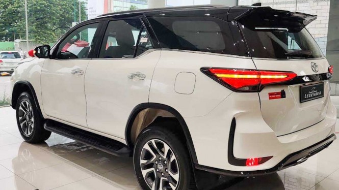 Detail Gambar Mobil Fortuner Terbaru Nomer 27