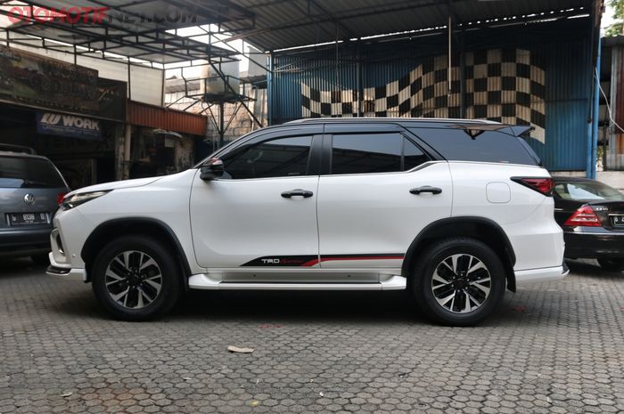 Detail Gambar Mobil Fortuner Vrz Nomer 16