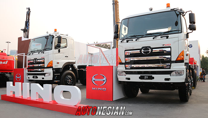 Detail Gambar Mobil Hino 700 Nomer 14