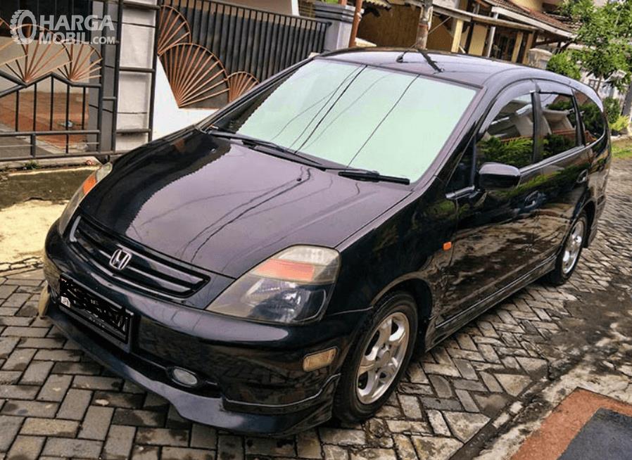 Detail Gambar Mobil Honda Stream Nomer 22