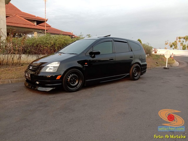 Detail Gambar Mobil Honda Stream Nomer 29