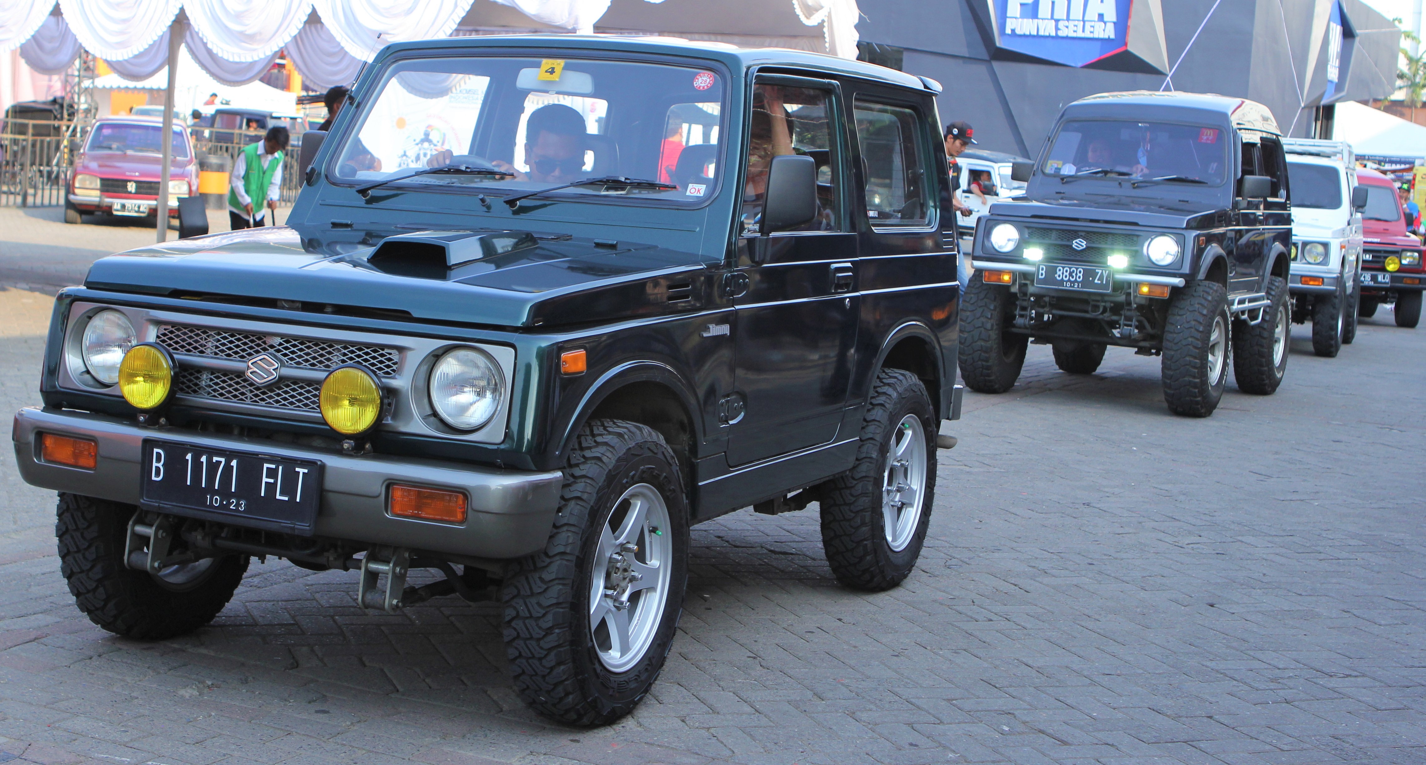 Detail Gambar Mobil Jimny Nomer 31