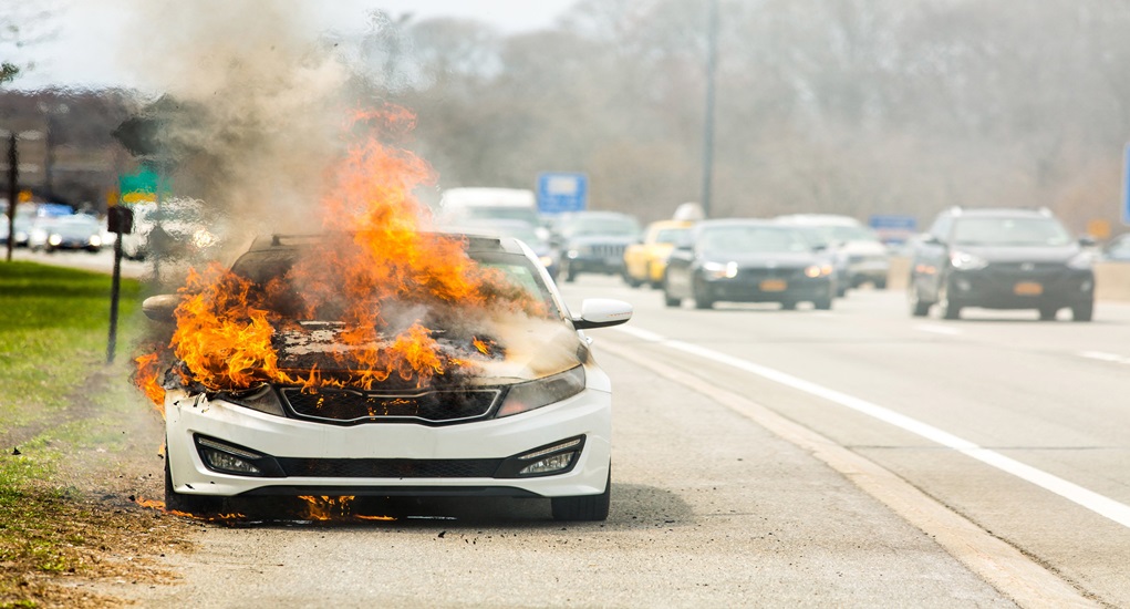 Detail Gambar Mobil Kebakar Nomer 20