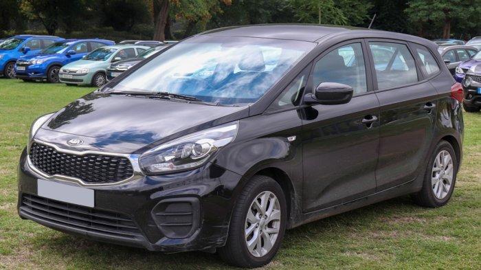 Detail Gambar Mobil Kia Carens Nomer 16