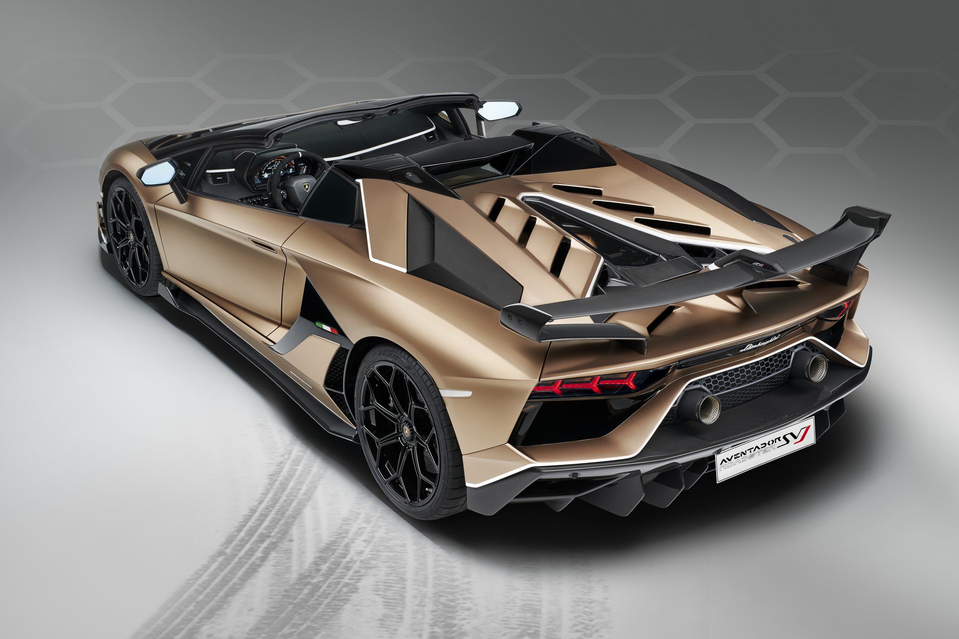 Detail Gambar Mobil Lamborghini Aventador Nomer 49