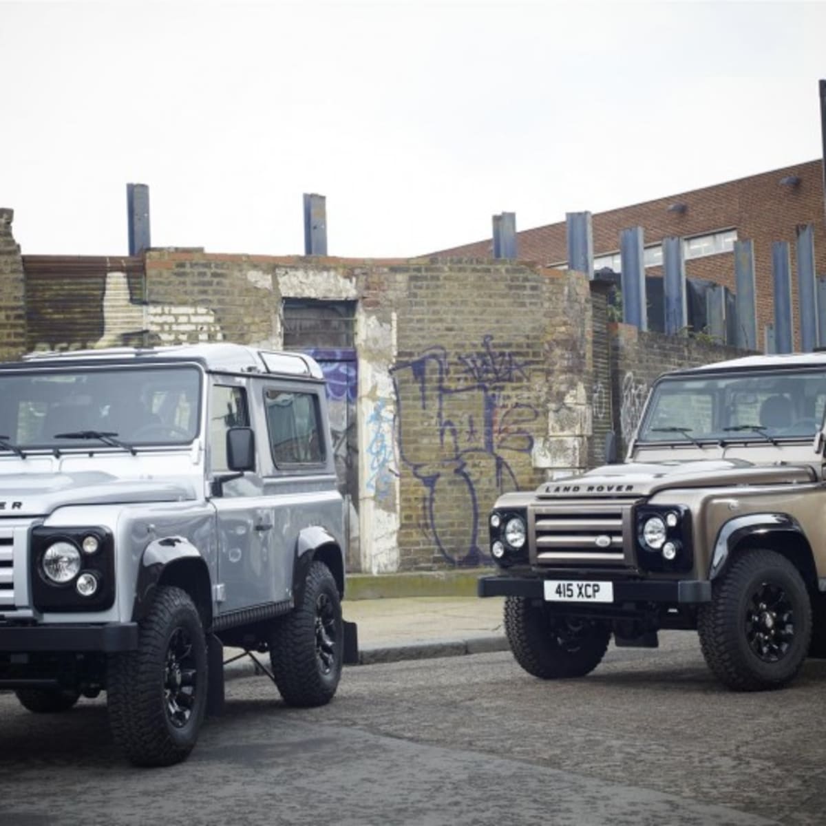 Detail Gambar Mobil Land Rover Defender Startech Nomer 31