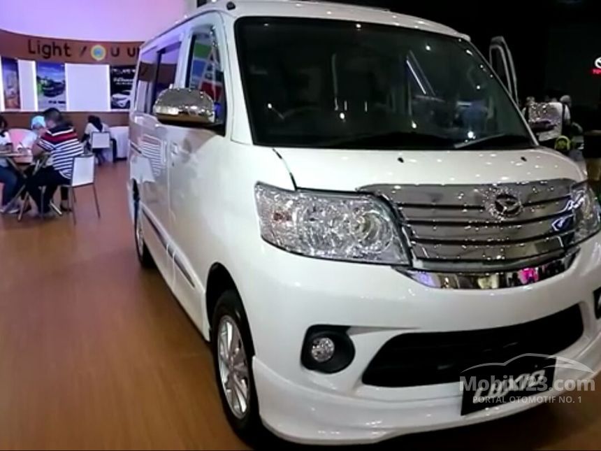 Detail Gambar Mobil Luxio Putih Nomer 11