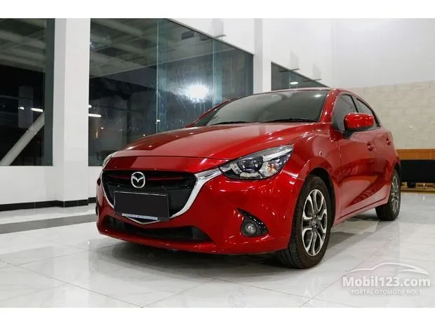 Detail Gambar Mobil Mazda 2 Nomer 17