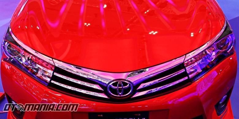 Detail Gambar Mobil Merah Nomer 7