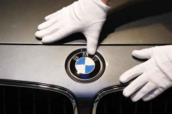 Detail Gambar Mobil Mewah Bmw Nomer 47