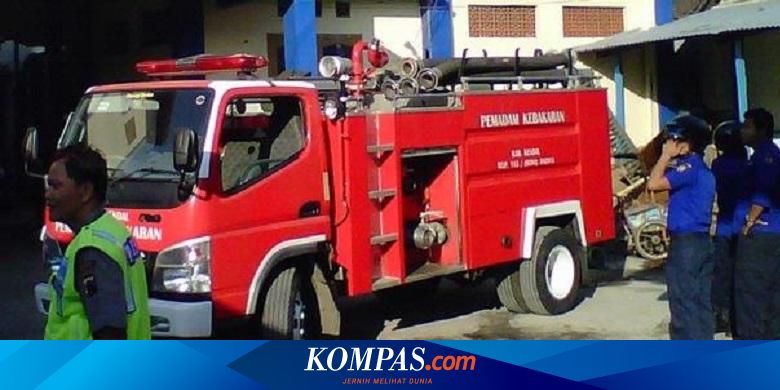 Detail Gambar Mobil Pemadam Kebakaran Nomer 44