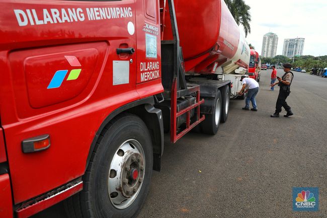 Detail Gambar Mobil Pertamina Nomer 44