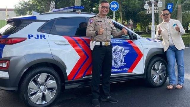 Detail Gambar Mobil Polisi Indonesia Nomer 30