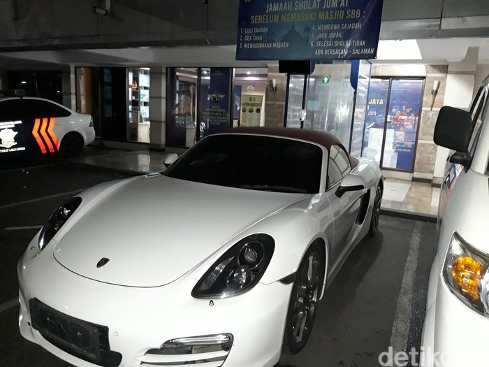 Detail Gambar Mobil Porsche Nomer 13