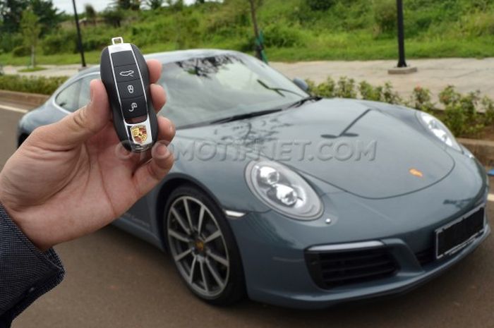 Detail Gambar Mobil Porsche Nomer 53