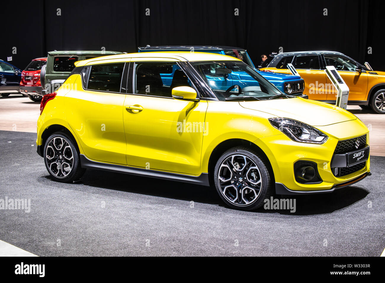 Detail Gambar Mobil Swift Terbaru Nomer 12