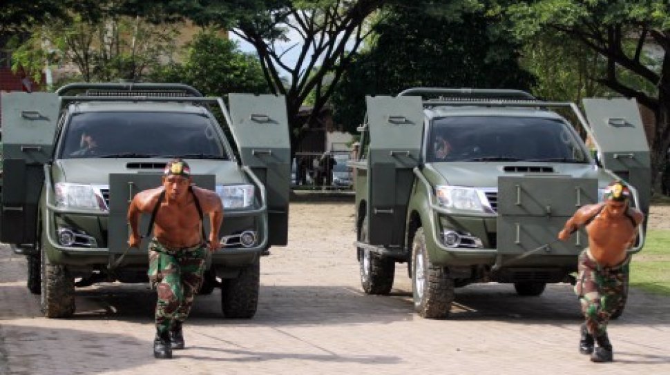 Detail Gambar Mobil Tentara Indonesia Nomer 16