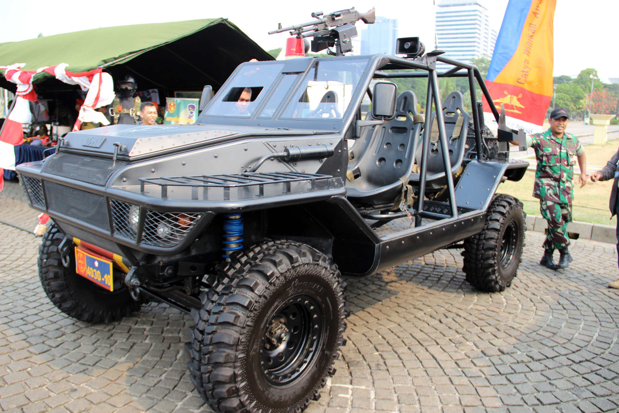 Detail Gambar Mobil Tentara Indonesia Nomer 52