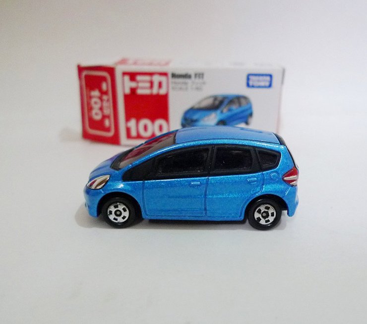 Detail Gambar Mobil Tomica Nomer 22