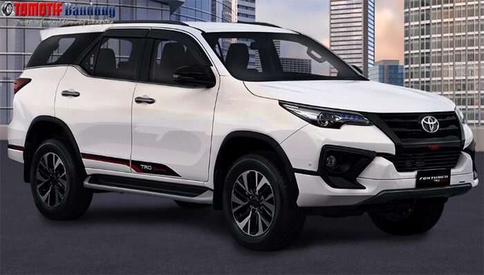 Detail Gambar Mobil Toyota Fortuner Nomer 26