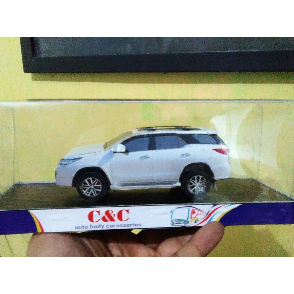 Detail Gambar Mobil Toyota Fortuner Nomer 38