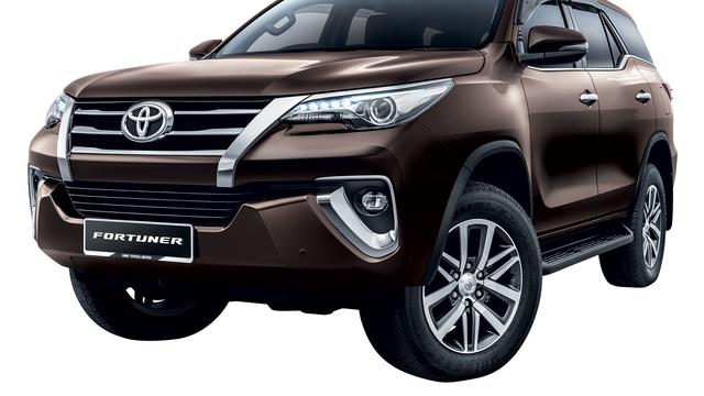 Detail Gambar Mobil Toyota Fortuner Nomer 57