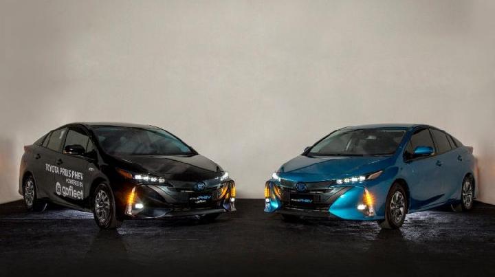 Detail Gambar Mobil Toyota Prius Nomer 38