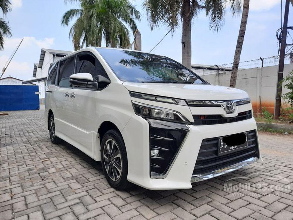 Detail Gambar Mobil Toyota Voxy Nomer 8