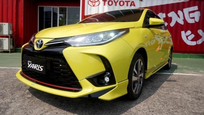 Detail Gambar Mobil Toyota Yaris Nomer 31