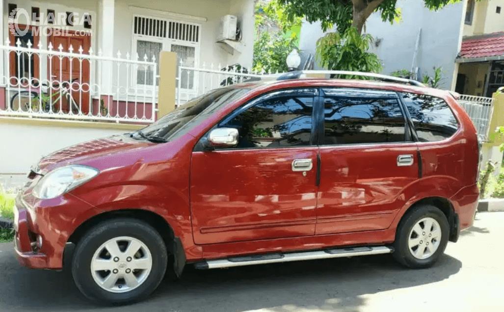 Detail Gambar Mobil Warna Merah Nomer 18