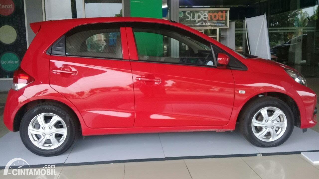 Detail Gambar Mobil Warna Merah Nomer 21