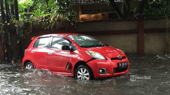 Detail Gambar Mobil Warna Merah Nomer 8