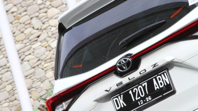 Detail Gambar Mobil Yang Meluncur Nomer 29