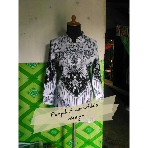 Detail Gambar Model Baju Atasan Krah Sanghai Wanita Nomer 46