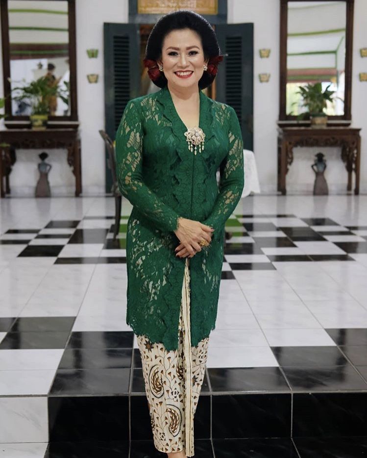 Detail Gambar Model Kebaya Brokat Nomer 48