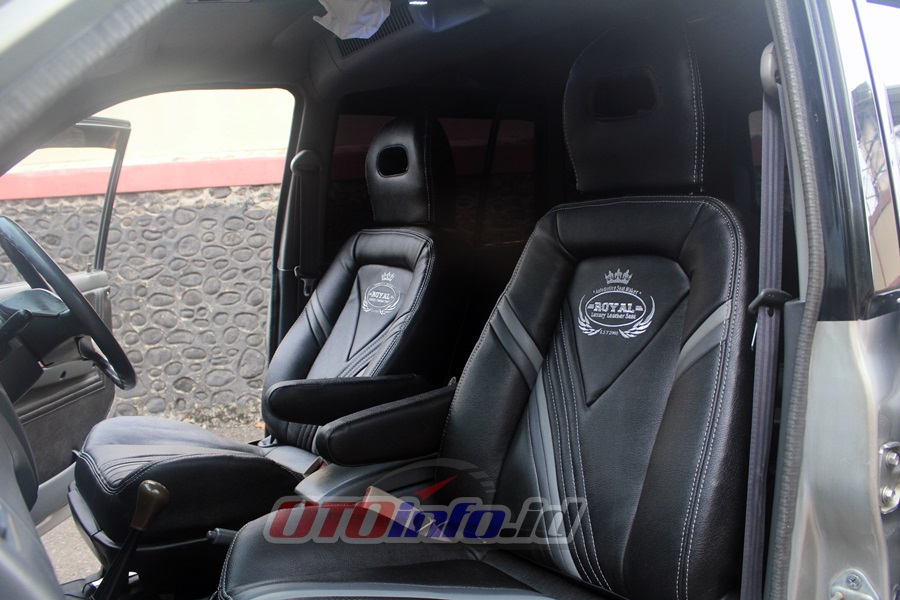 Detail Gambar Modifikasi Interior Mobil Lgx 2000 Nomer 32