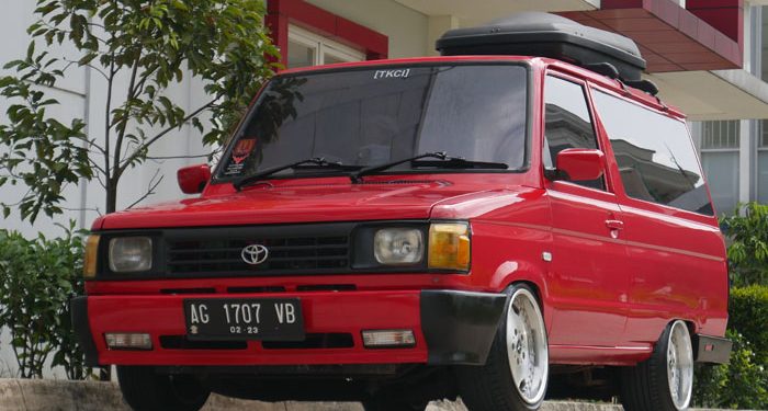 Detail Gambar Modifikasi Mobil Lgx 2000 Warna Merah Nomer 50