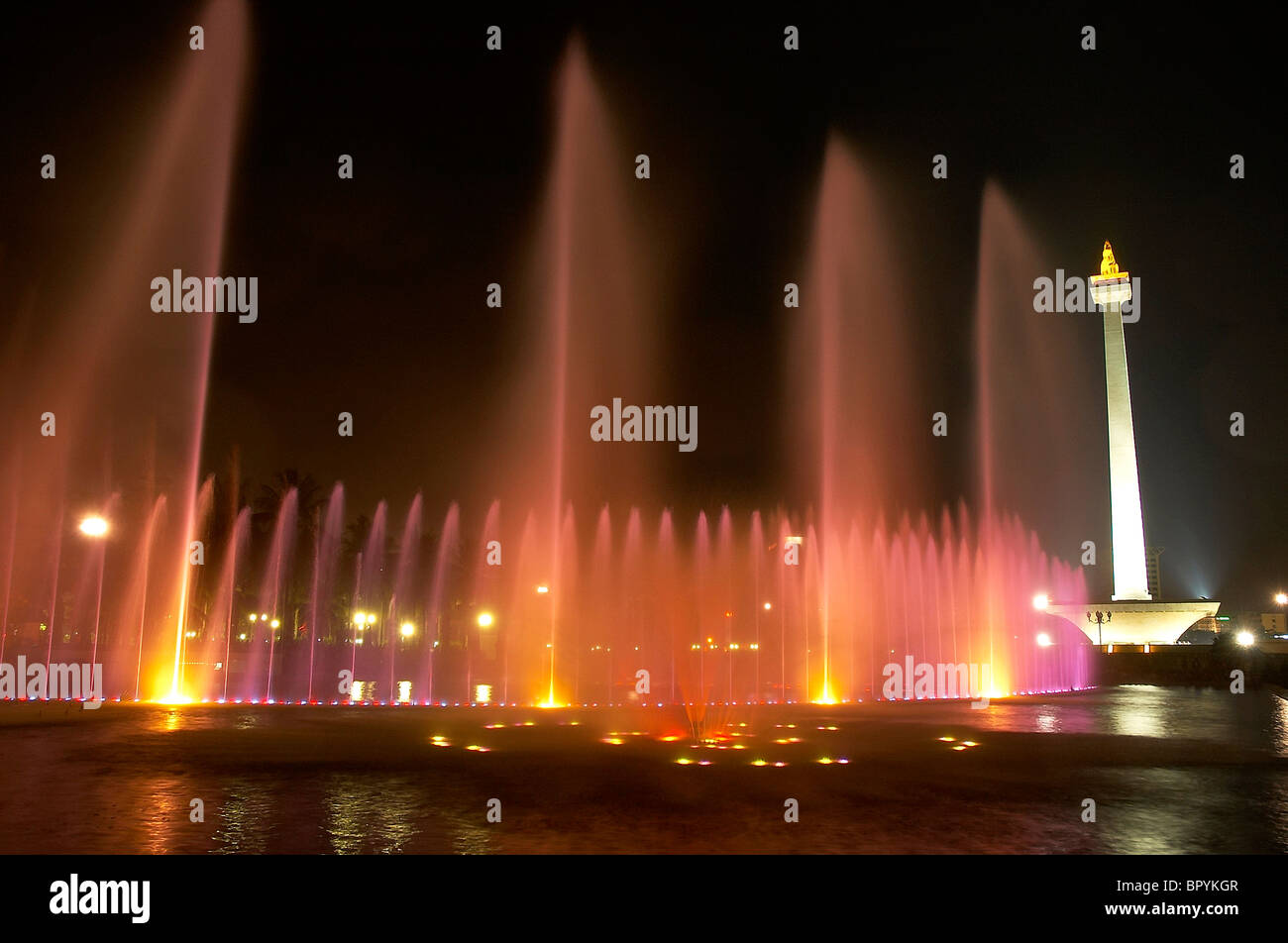 Detail Gambar Monas Jakarta Nomer 58