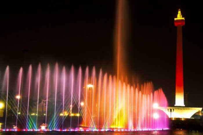 Detail Gambar Monas Malam Hari Nomer 4