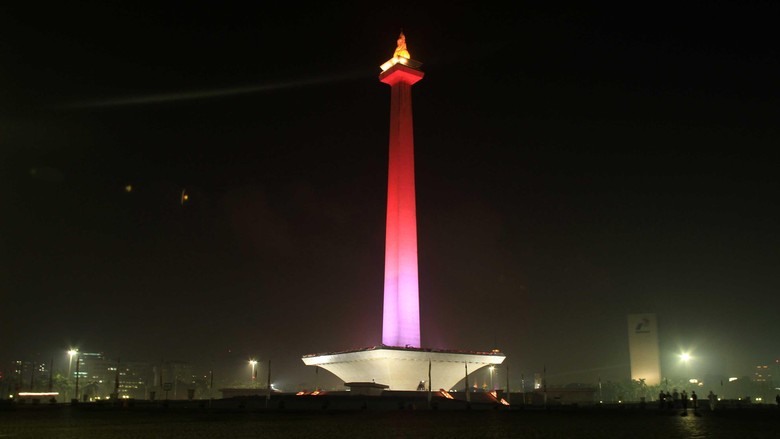 Detail Gambar Monas Malam Hari Nomer 5