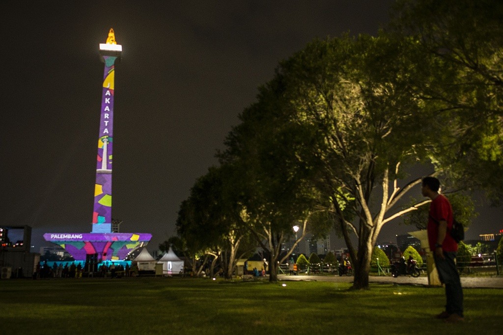 Detail Gambar Monas Malam Hari Nomer 43