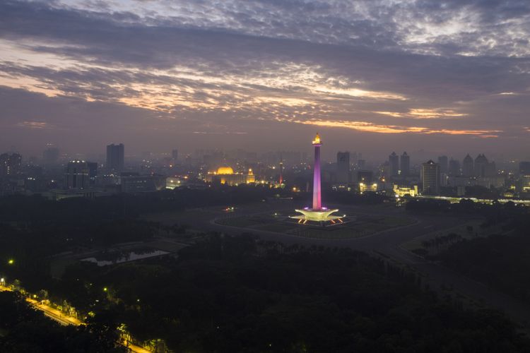 Detail Gambar Monas Malam Hari Nomer 47