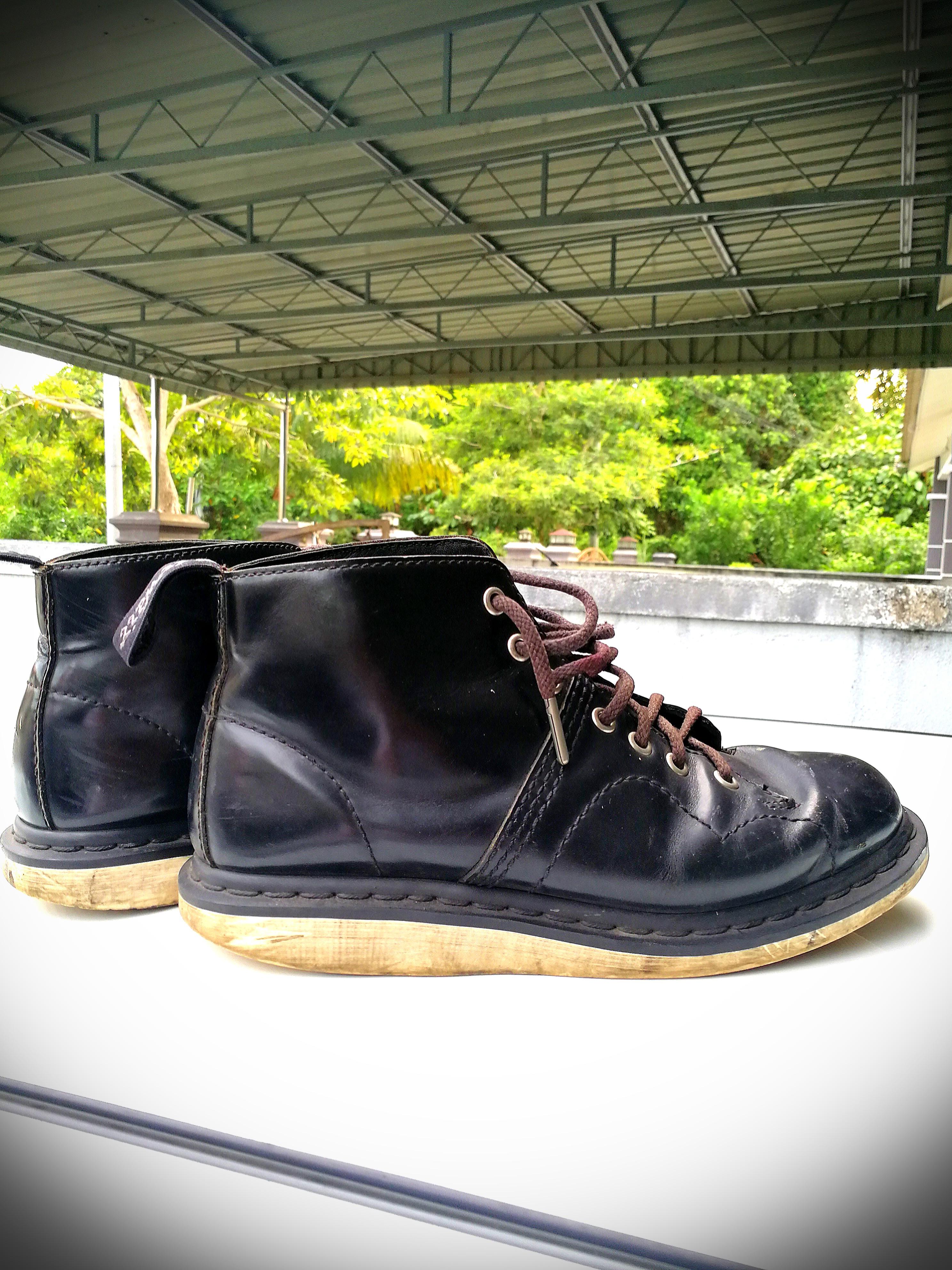 Detail Gambar Monkey Boots Nomer 40