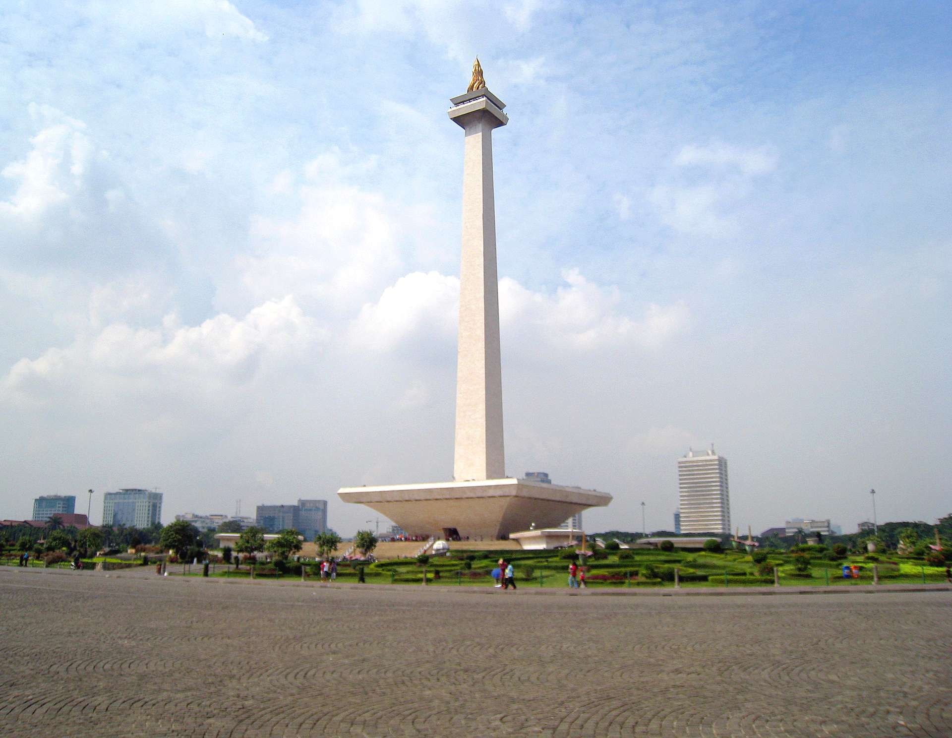 Detail Gambar Monumen Di Indonesia Nomer 3